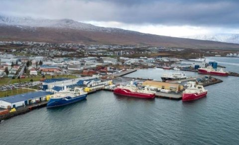 <p><em>Drone shot of ÚA</em></p>