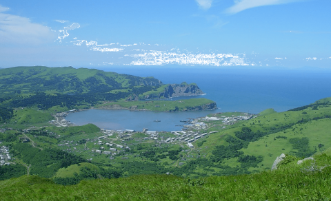 <em>Shikotan, þar sem lífið snýst um veiðar og vinnslu</em>